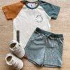 Conjunto Infantil Masculino Camiseta Nude e Bermuda Verde Fernanda Ramos Kids