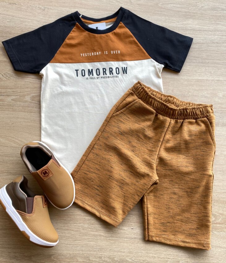 Conjunto Infantil Masculino Camiseta Off White e Bermuda Caramelo Fernanda Ramos Kids