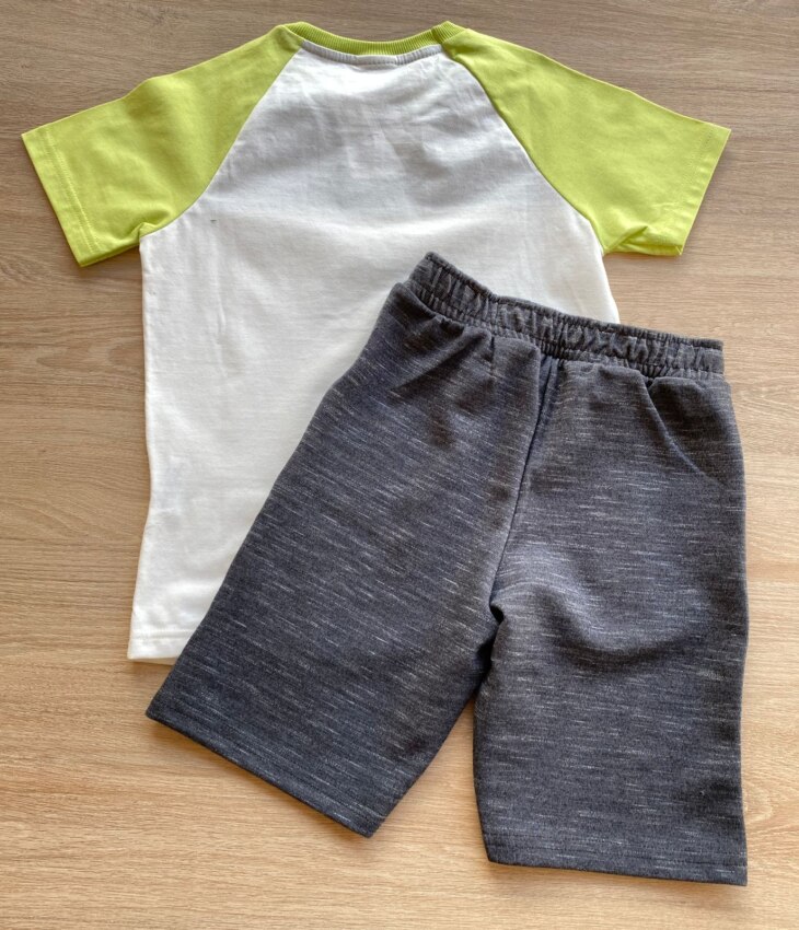 fernandaramoskids com br Conjunto Infantil Masculino Camiseta Off White e Bermuda Cinza 3