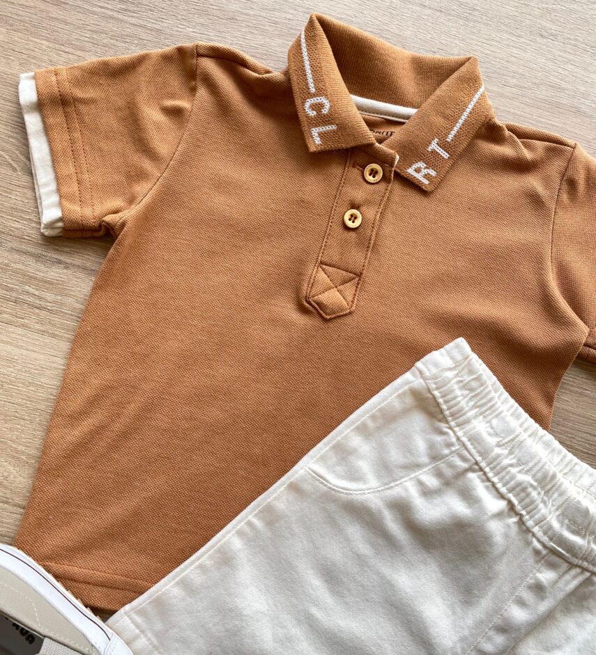 fernandaramoskids com br Conjunto Infantil Masculino Camiseta Polo Caramelo Bermuda Off White 2