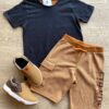 Conjunto Infantil Masculino Camiseta Preta e Bermuda Caramelo Fernanda Ramos Store