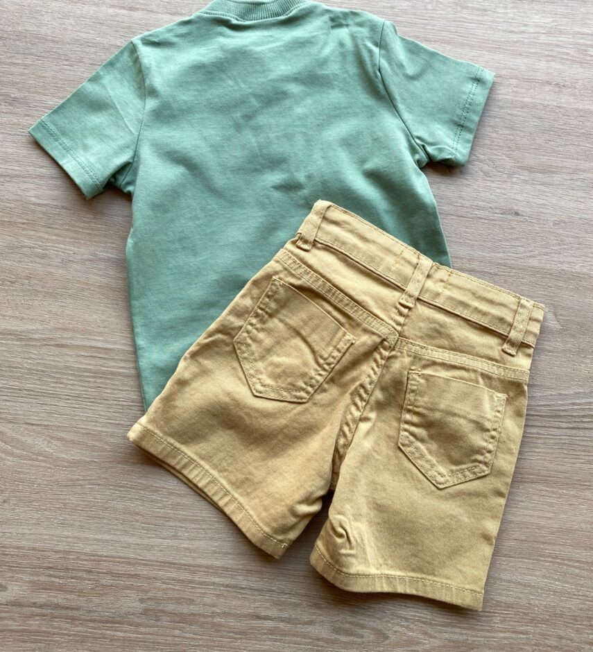 fernandaramoskids com br Conjunto Infantil Masculino Camiseta Verde e Bermuda Jeans Bege 3