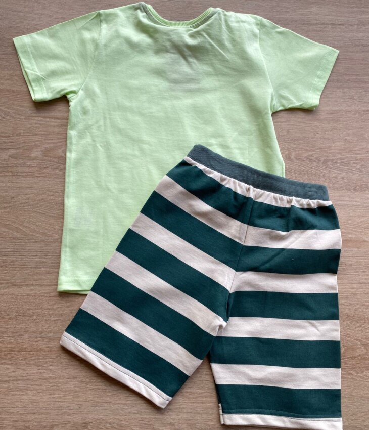 fernandaramoskids com br Conjunto Infantil Masculino Camiseta Verde e Bermuda Listrada 3