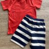 fernandaramoskids com br Conjunto Infantil Masculino Camiseta Vermelha e Bermuda Listrada 4