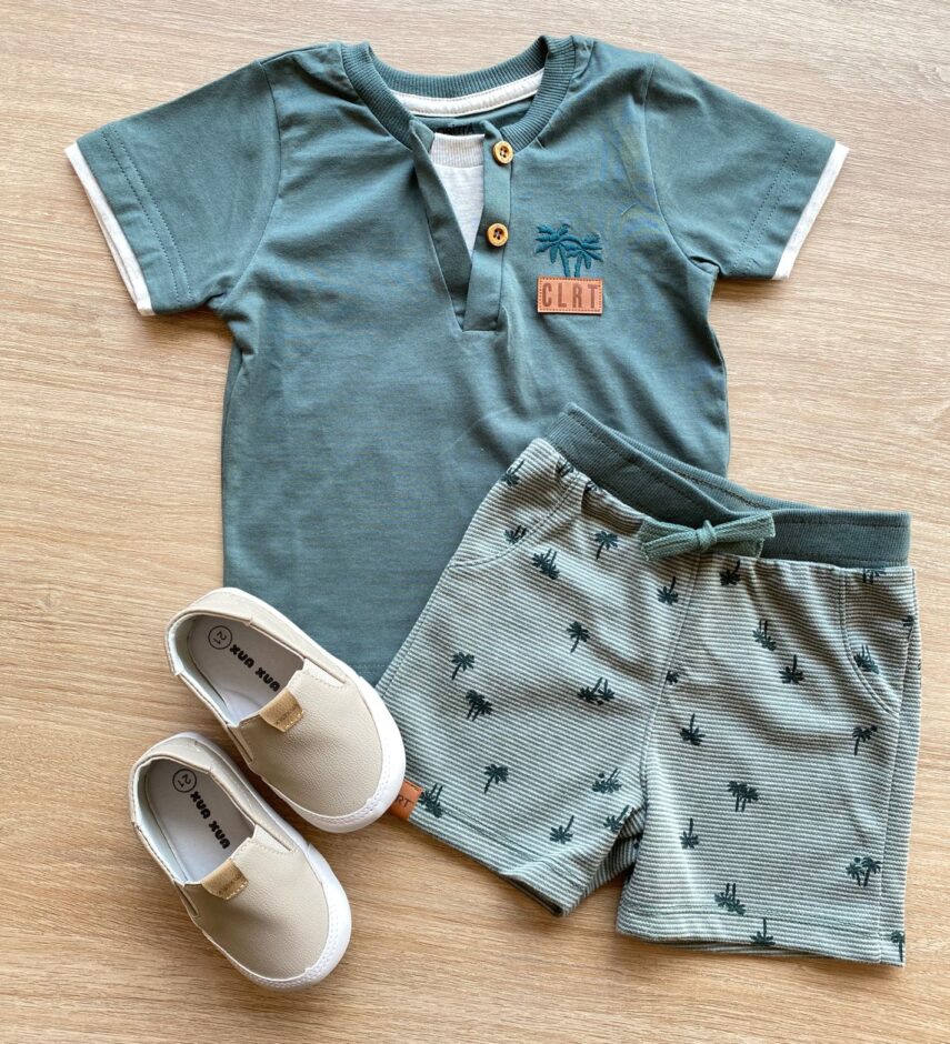 Conjunto Infantil Masculino Coqueiros Camiseta e Bermuda Verde Fernanda Ramos Kids