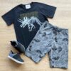 Conjunto Infantil Masculino Dinossauros Camiseta Preta e Bermuda Cinza Fernanda Ramos Kids