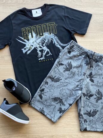 Conjunto Infantil Masculino Dinossauros Camiseta Preta e Bermuda Cinza Fernanda Ramos Kids
