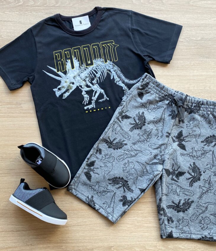 Conjunto Infantil Masculino Dinossauros Camiseta Preta e Bermuda Cinza Fernanda Ramos Kids