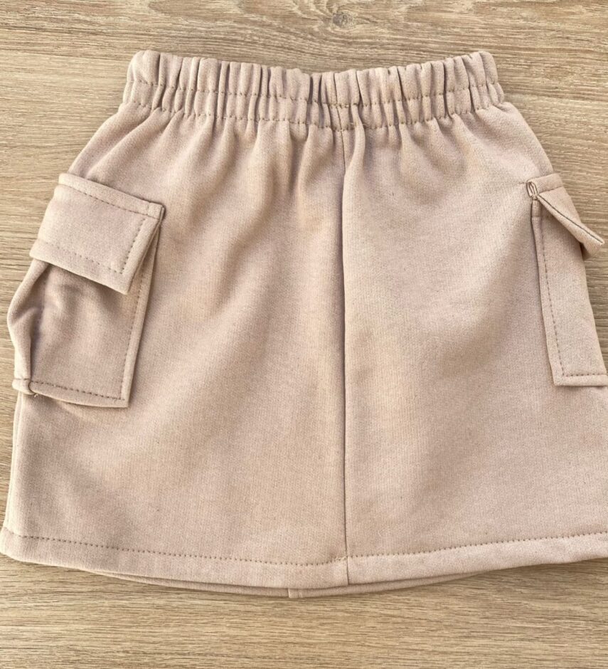 fernandaramoskids com br Saia Infantil Feminino Curta Moletinho com Bolsos Bege 1