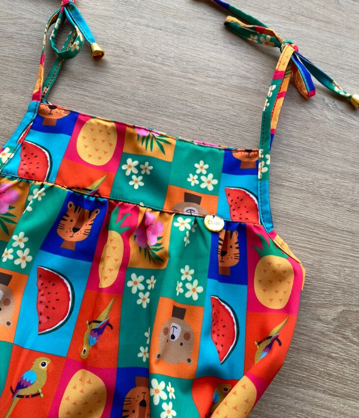 fernandaramoskids com br Vestido Infantil Feminino Alças com Amarração Estampa Bichinhos 1