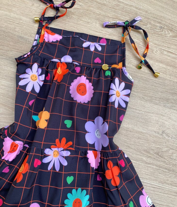 fernandaramoskids com br Vestido Infantil Feminino Alças com Amarração Estampa Floral Preto 2