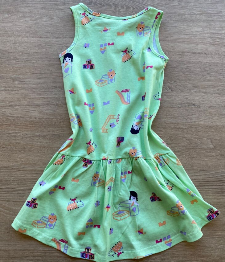 fernandaramoskids com br Vestido Infantil Feminino Curto Estampa de Brinquedos Verde 2