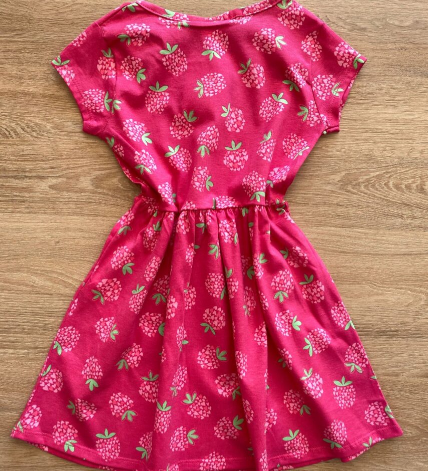 fernandaramoskids com br Vestido Infantil Feminino de Malha Estampa de Morangos Pink 1