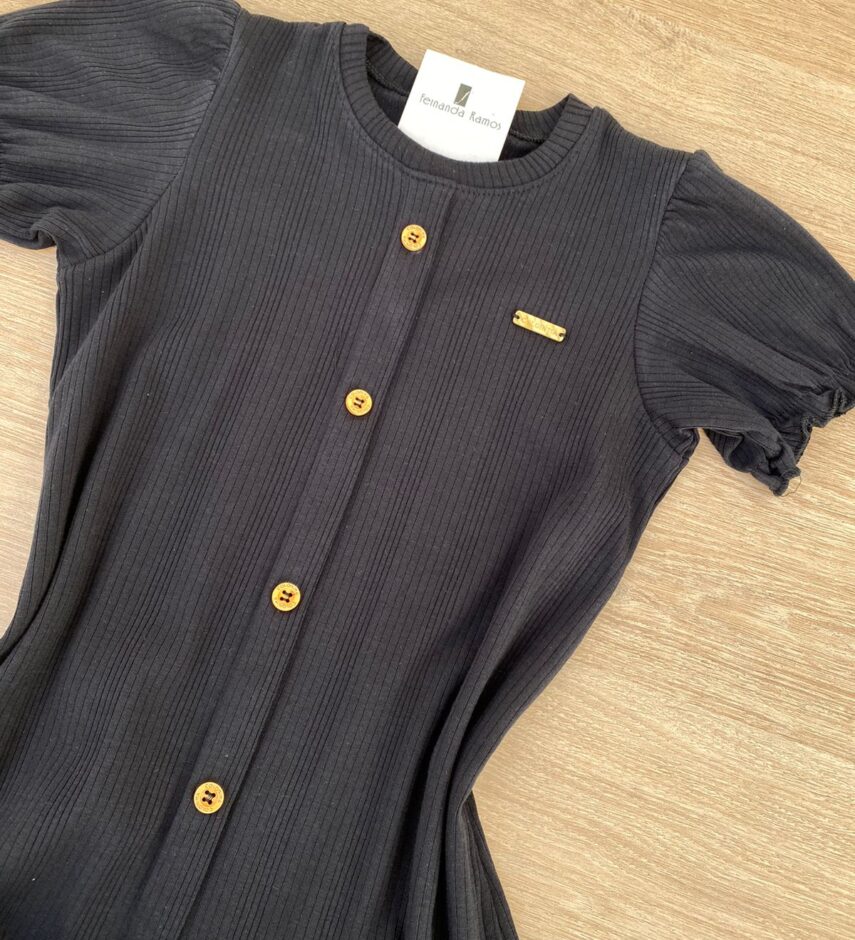 fernandaramoskids com br Vestido Infantil Feminino Manga Curta com Botões Falsos Preto 1