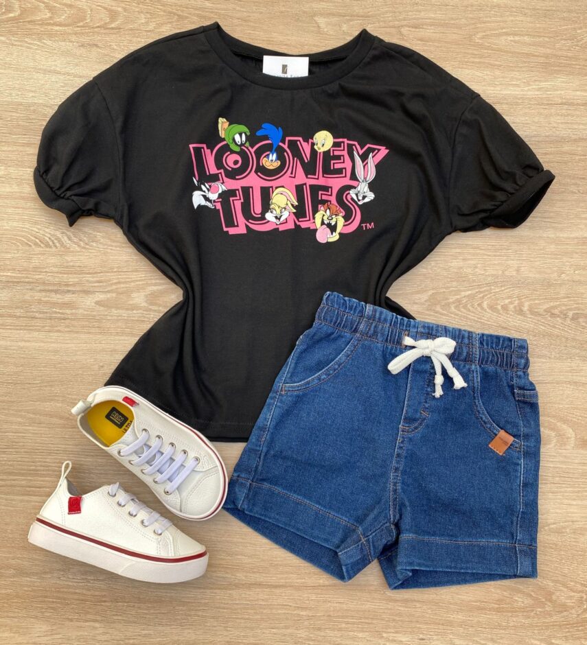 Blusa Manga Curta Infantil Feminina Ampla com Estampa Preta Fernanda Ramos Kids