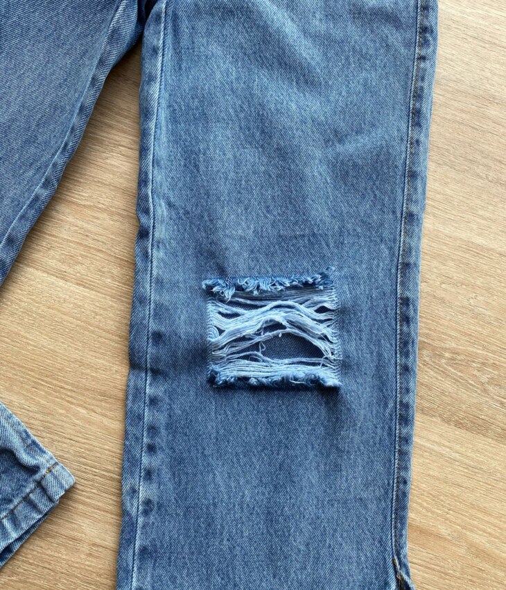 fernandaramoskids com br Calça Jeans Infantil Feminina com Destroyed Lavagem Clara 2