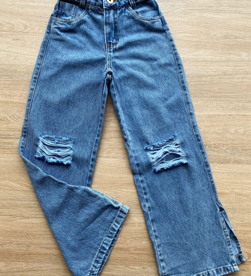 Calça Jeans Infantil Feminina com Destroyed Lavagem Clara Fernanda Ramos Kids