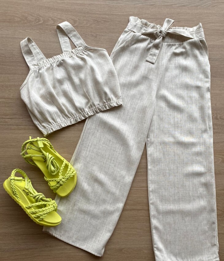 Conjunto Infantil Feminino Blusa Cropped e Calça Pantacourt Cru Fernanda Ramos Kids