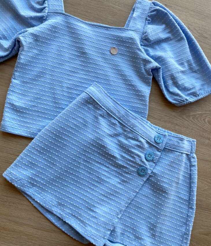 fernandaramoskids com br Conjunto Infantil Feminino Blusa Cropped e Short Saia com Botões Azul 1