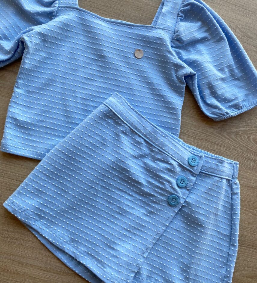 fernandaramoskids com br Conjunto Infantil Feminino Blusa Cropped e Short Saia com Botões Azul 1
