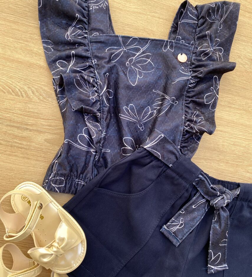 fernandaramoskids com br Conjunto Infantil Feminino Blusa Cropped Estampa e Short Azul Marinho 1
