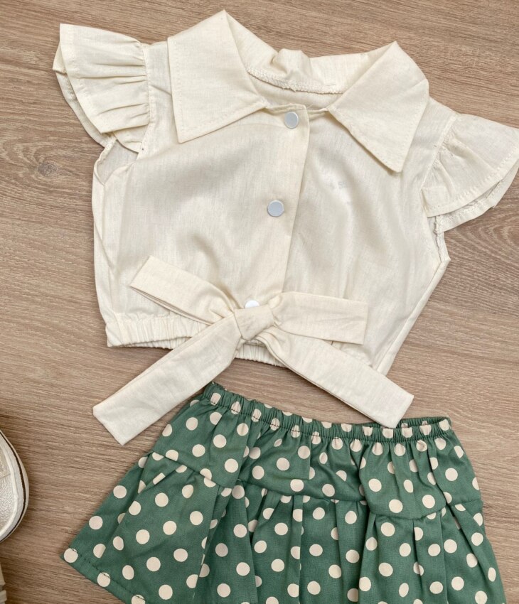 fernandaramoskids com br Conjunto Infantil Feminino Blusa Cropped Nude e Calcinha Poá Verde 1