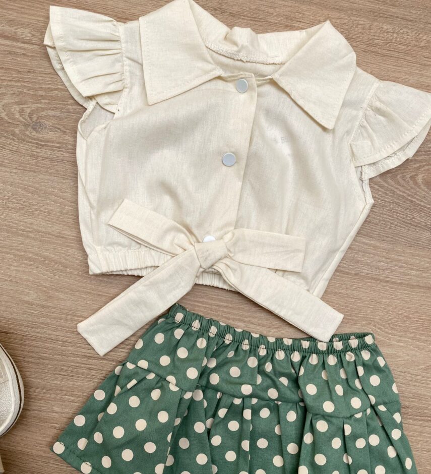 fernandaramoskids com br Conjunto Infantil Feminino Blusa Cropped Nude e Calcinha Poá Verde 1