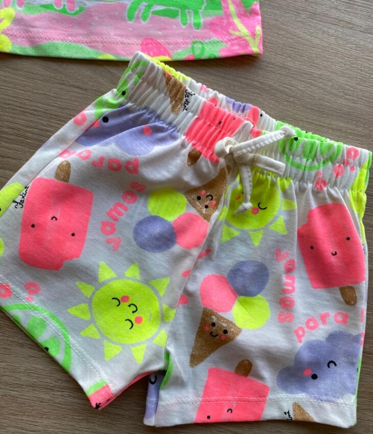 fernandaramoskids com br Conjunto Infantil Feminino Blusa e Short Néon Brilha no Escuro 2