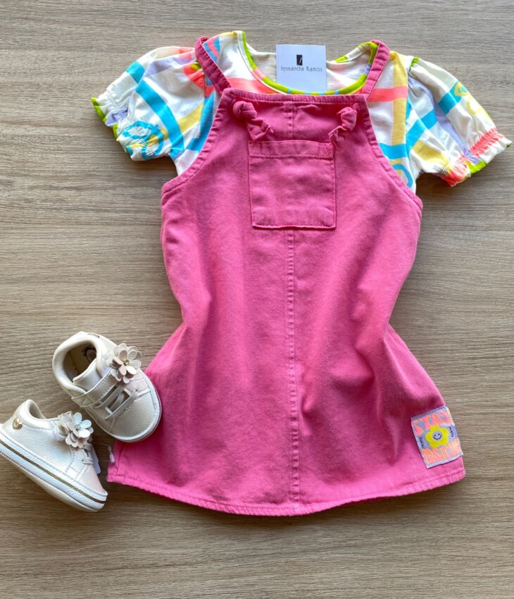 Conjunto Infantil Feminino Blusa Estampada e Salopete Rosa
