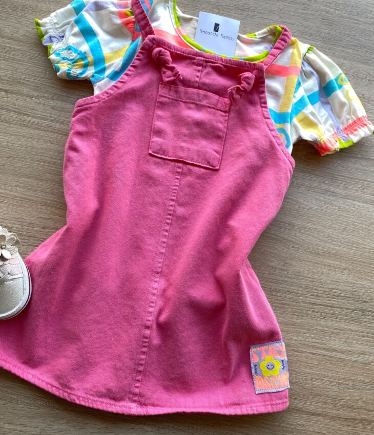 fernandaramoskids com br Conjunto Infantil Feminino Blusa Estampada e Salopete Rosa 1