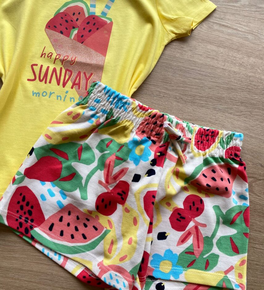 fernandaramoskids com br Conjunto Infantil Feminino Blusa Happy Sunday e Short Estampado 1