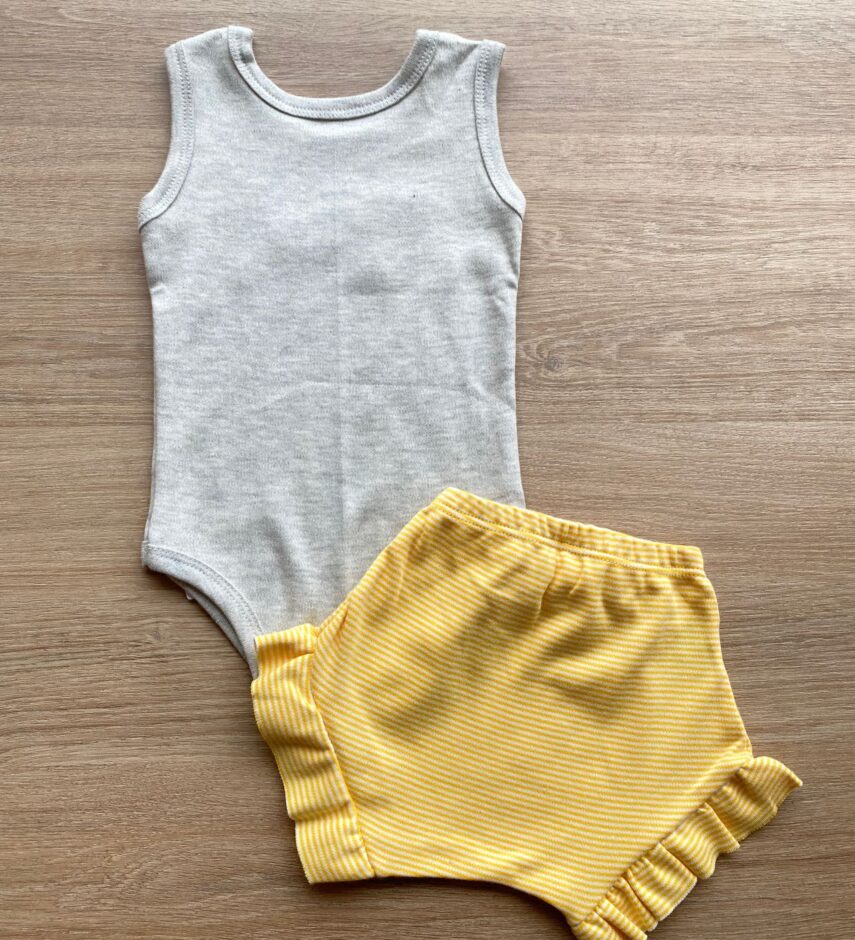 fernandaramoskids com br Conjunto Infantil Feminino Body Cinza Short Listrado Amarelo 3