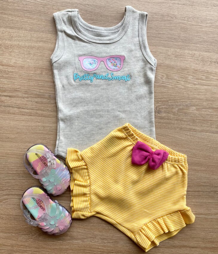 Conjunto Infantil Feminino Body Cinza Short Listrado Amarelo Fernanda Ramos Kids