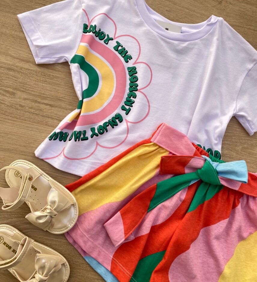 fernandaramoskids com br Conjunto Infantil Feminino Cropped Branco com Estampa e Short 1