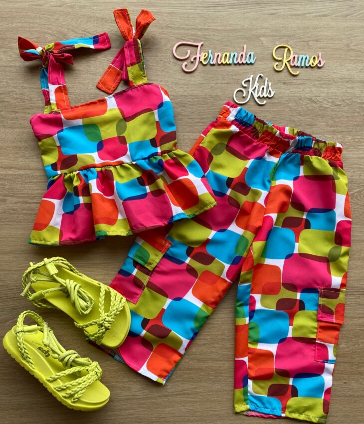 Conjunto Infantil Feminino Cropped e Calça Pantacourt Estampado Fernanda Ramos Kids