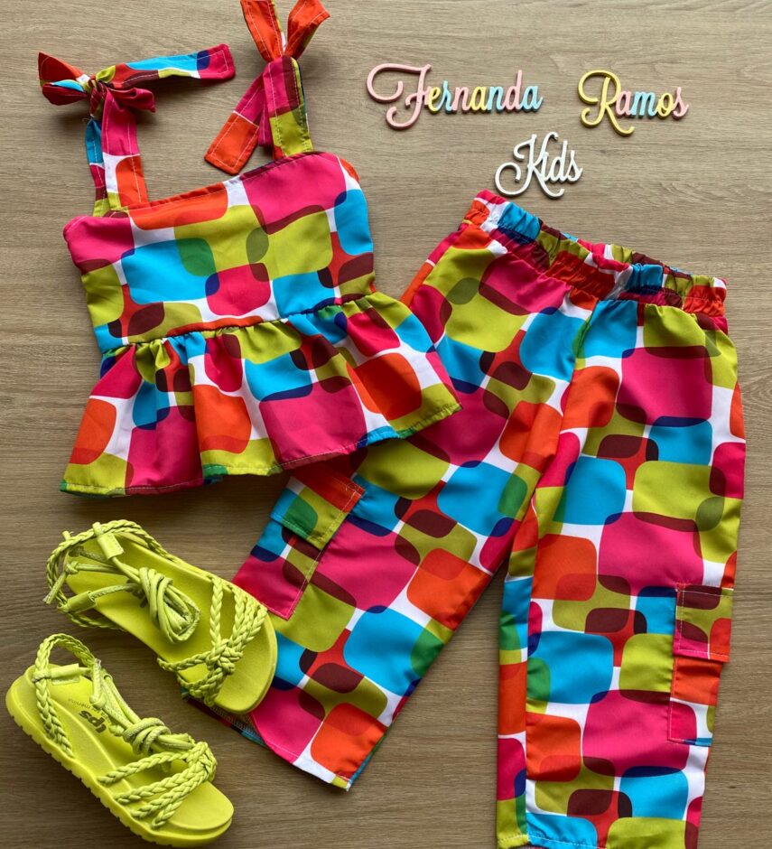Conjunto Infantil Feminino Cropped e Calça Pantacourt Estampado Fernanda Ramos Kids