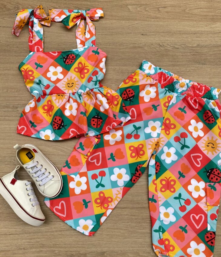 Conjunto Infantil Feminino Estampado de Cropped e Calça Pantacourt Fernanda Ramos Kids