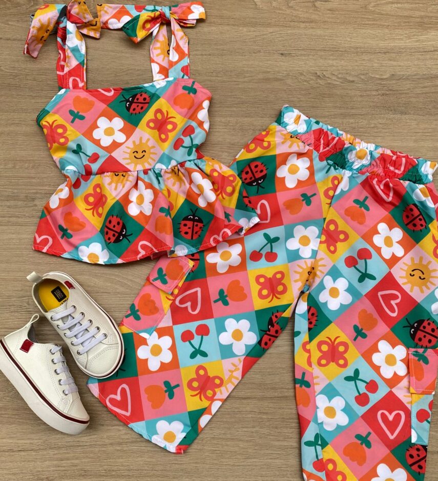 Conjunto Infantil Feminino Estampado de Cropped e Calça Pantacourt Fernanda Ramos Kids