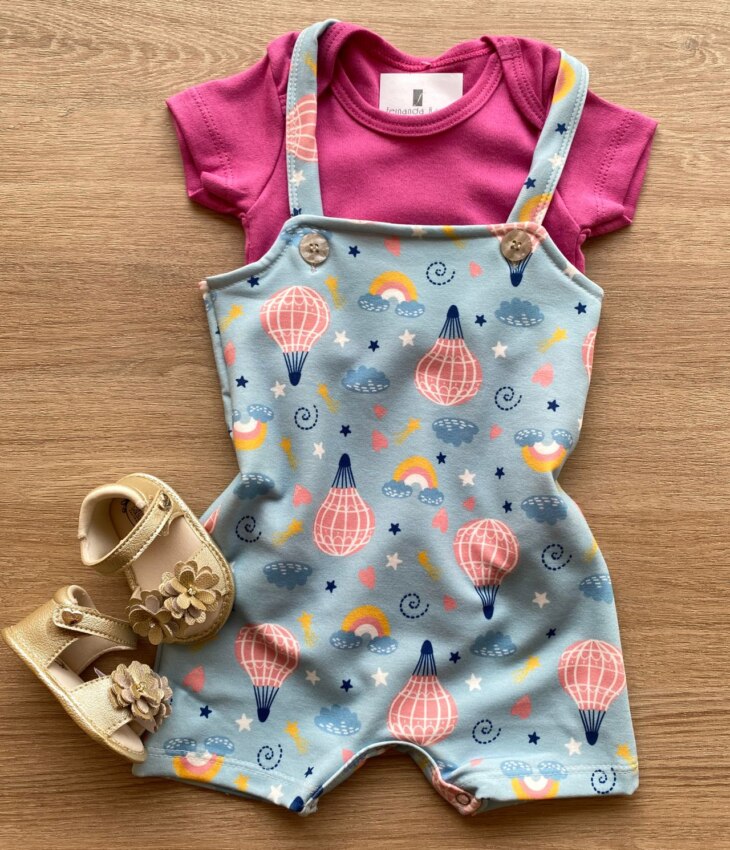 Conjunto Infantil Feminino Jardineira Estampada Azul e Body Pink Fernanda Ramos Kids
