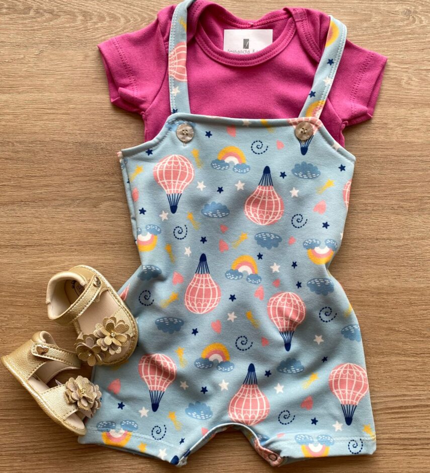 Conjunto Infantil Feminino Jardineira Estampada Azul e Body Pink Fernanda Ramos Kids