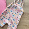 fernandaramoskids com br Conjunto Infantil Feminino Jardineira Estampada e Body Rosa 1
