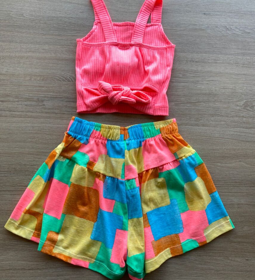 fernandaramoskids com br Conjunto Infantil Feminino Regata Cropped Pink e Short Estampado 3