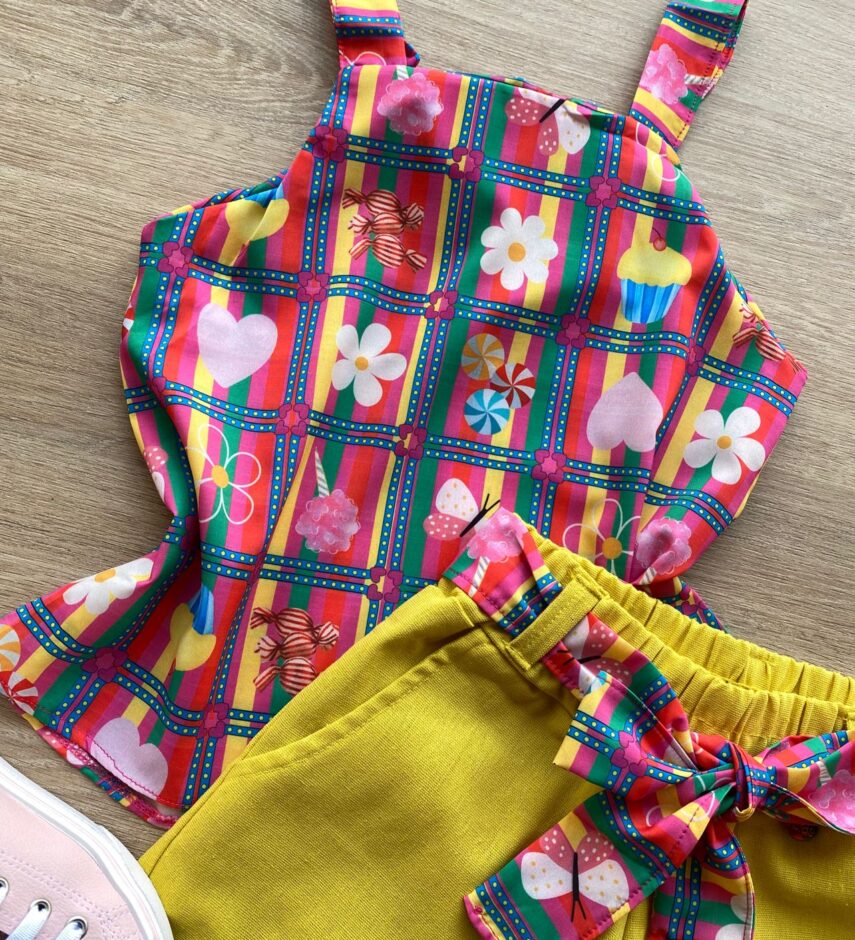 fernandaramoskids com br Conjunto Infantil Feminino Regata Estampada e Short com Amarração Amarelo 1