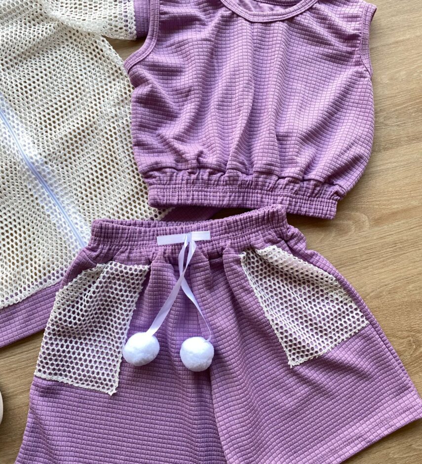 fernandaramoskids com br Conjunto Infantil Feminino Top Cropped, Colete e Short Lilás 2 Copia