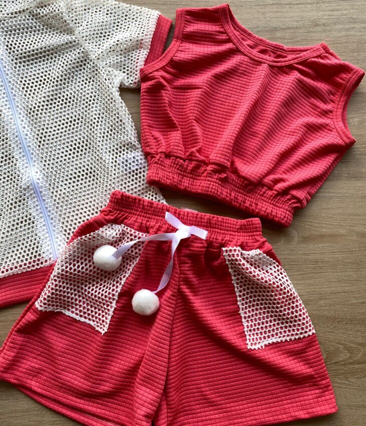 fernandaramoskids com br Conjunto Infantil Feminino Top Cropped, Colete e Short Pink 1