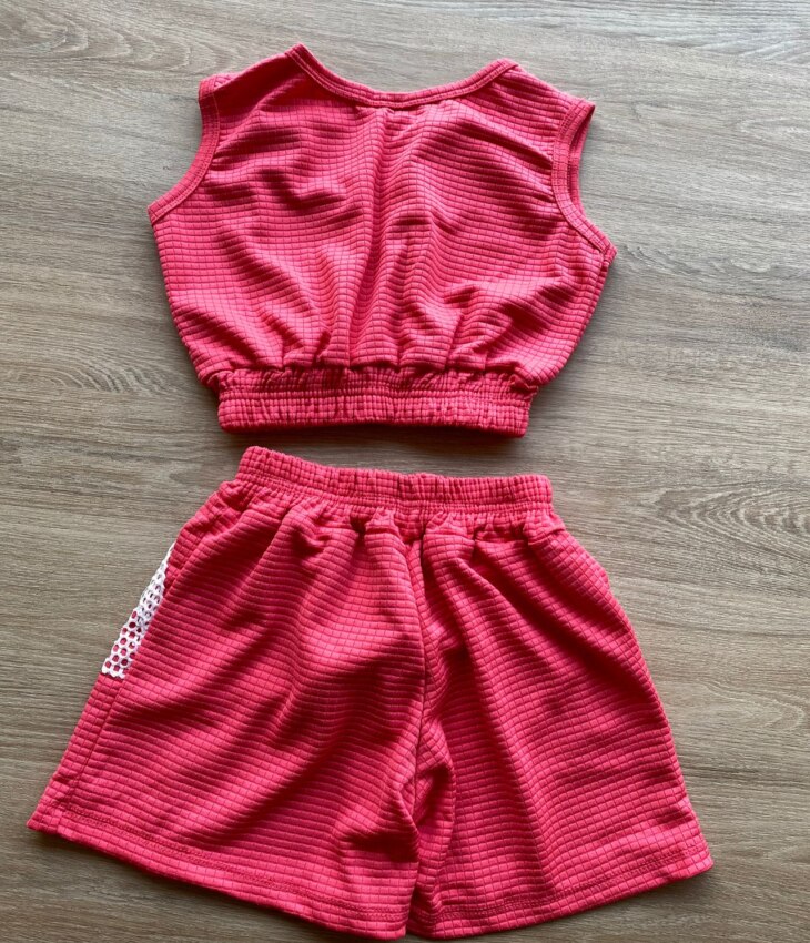 fernandaramoskids com br Conjunto Infantil Feminino Top Cropped, Colete e Short Pink 4