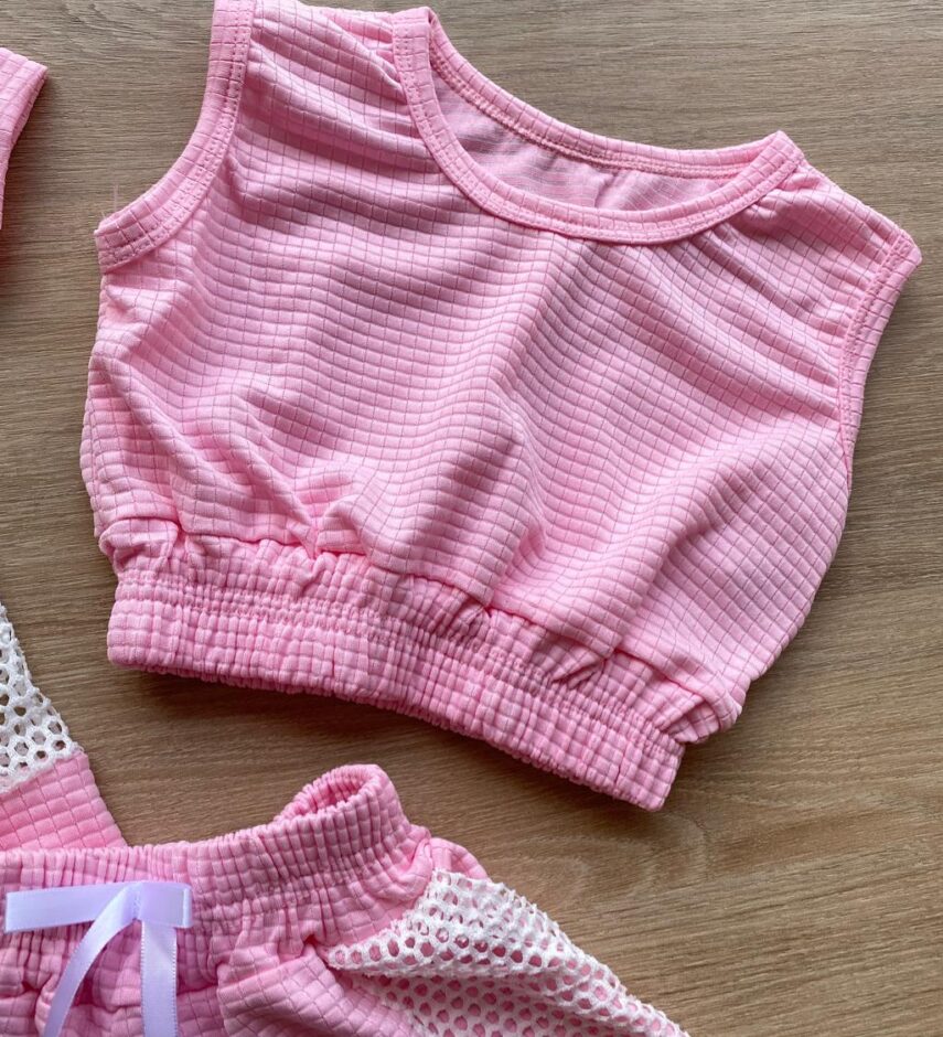 fernandaramoskids com br Conjunto Infantil Feminino Top Cropped, Colete e Short Rosa 3