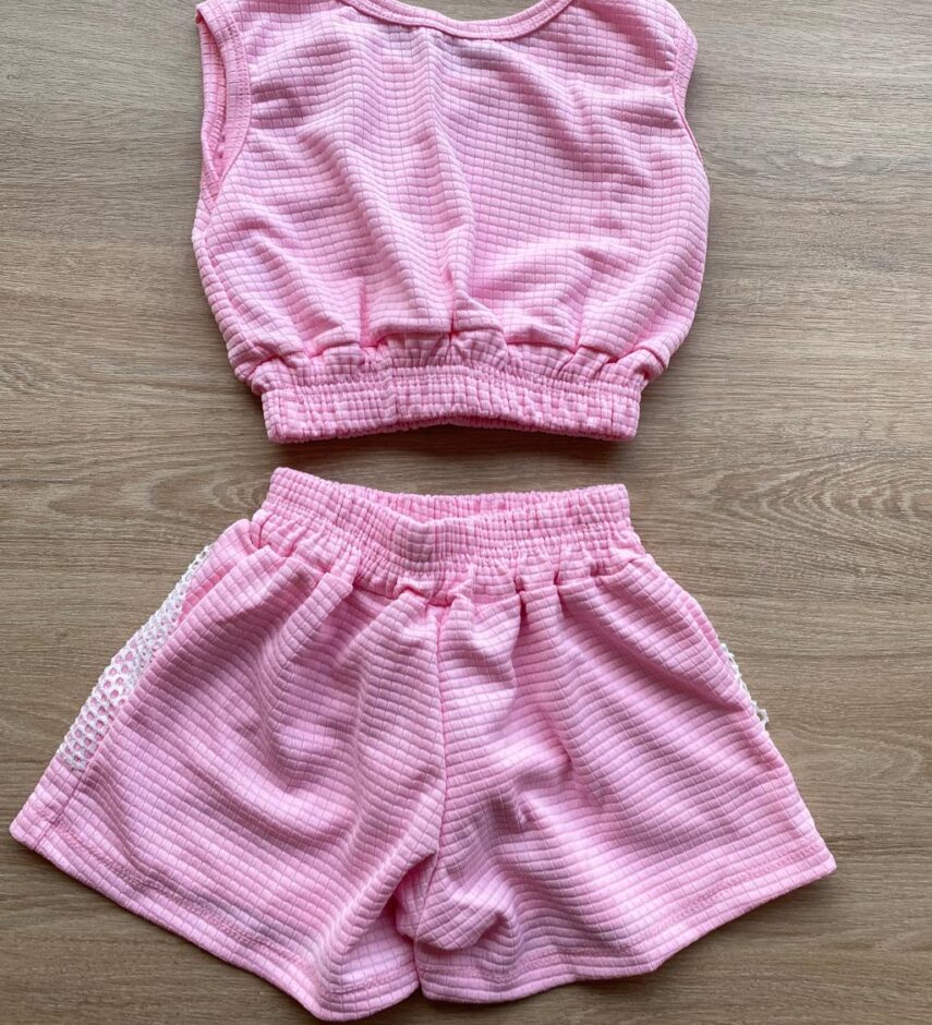 fernandaramoskids com br Conjunto Infantil Feminino Top Cropped, Colete e Short Rosa 5
