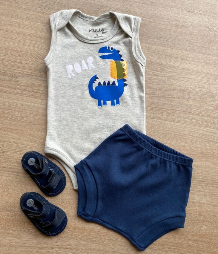 Conjunto Infantil Masculino Body Cinza com Estampa e Short Azul Fernanda Ramos Kids