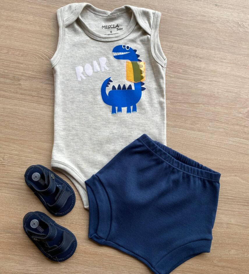 Conjunto Infantil Masculino Body Cinza com Estampa e Short Azul Fernanda Ramos Kids